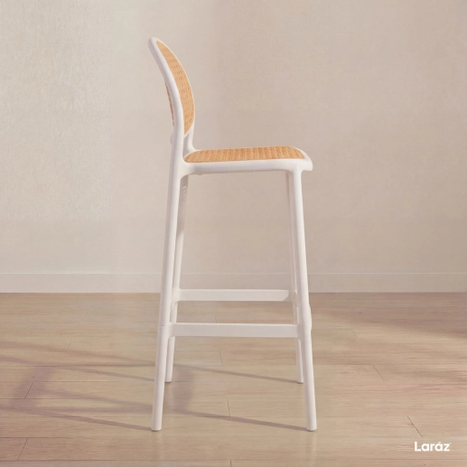 Banqueta alta para bancada Mumbai com assento anatômico 78 cm – Branco Produto Banqueta alta para bancada Mumbai com assento anatômico 78 cm – Branco