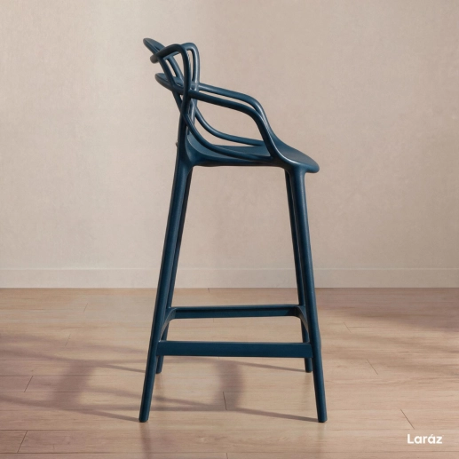 Banqueta média para bancada Master Allegra em Polipropileno 66 cm - Azul petróleo Produto Banqueta média para bancada Master Allegra em Polipropileno 66 cm - Azul petróleo