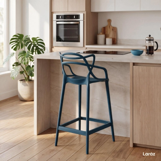 Banqueta média para bancada Master Allegra em Polipropileno 66 cm - Azul petróleo Produto Banqueta média para bancada Master Allegra em Polipropileno 66 cm - Azul petróleo