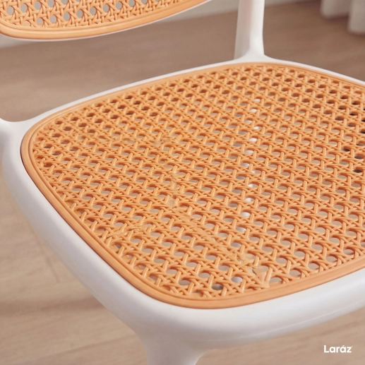 Produto Cadeira de jantar Mumbai de telinha com design contemporâneo e assento anatômico – Branco