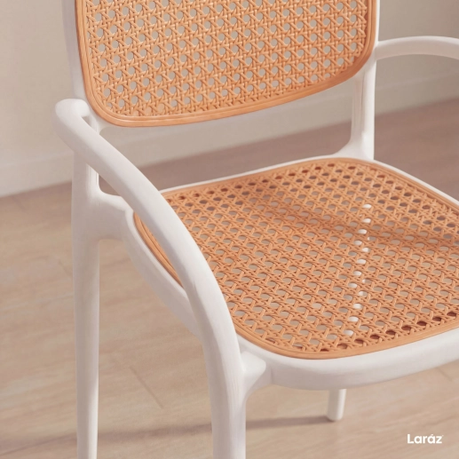 Produto Cadeira de jantar Mumbai telinha com braços e design contemporâneo – Branco