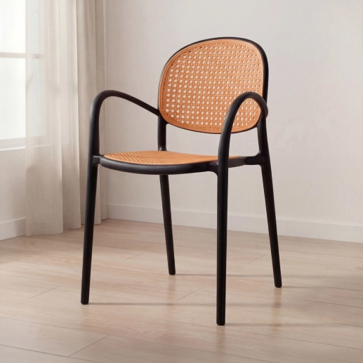 Produto Cadeira de jantar Mumbai telinha com braços e design contemporâneo – Preta