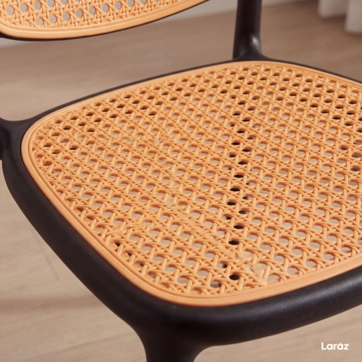 Produto Kit 4 Cadeiras de jantar Mumbai de telinha com design contemporâneo e assento anatômico – Preta