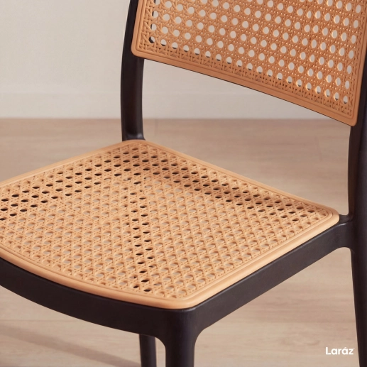 Produto Kit 8 Cadeiras de jantar Maya com design moderno e assento confortável - Preto