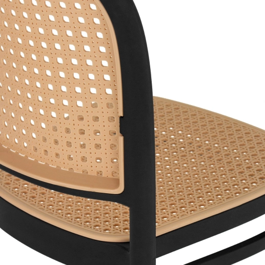 Produto Kit 8 Cadeiras de jantar Amis Lola com design moderno e assento confortável - Preto