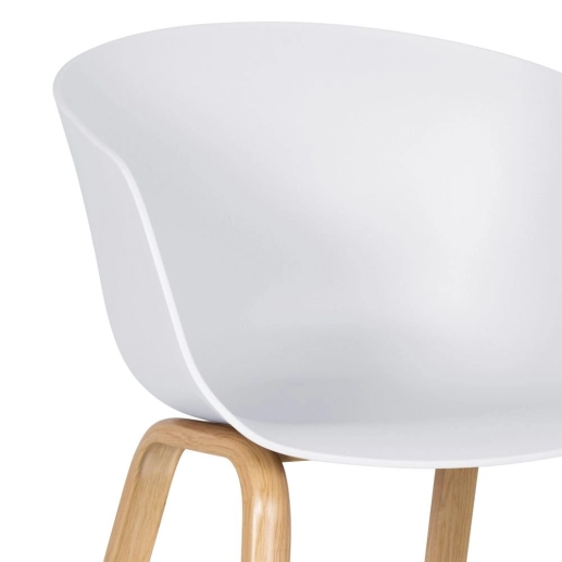 Produto Cadeira de jantar Cassia com design moderno e assento confortável – Branco