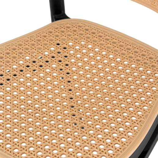 Produto Cadeira de jantar Amis Lola com design moderno e assento confortável - Preto