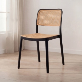 Produto Cadeira de jantar Maya com design moderno e assento confortável - Preto